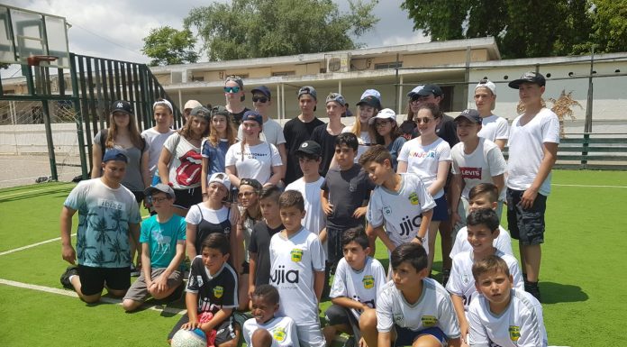 תלמידי תכנית "שער שוויון" מבית הספר "גיורא יוספטל" אירחו תלמידים מלונדון אנגליה למפגש ידידותי שכלל פעילויות ספורט, אימון כדורגל ומשחק ראווה. 