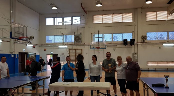 קבוצת טניס שולחן לאזרחים ותיקים