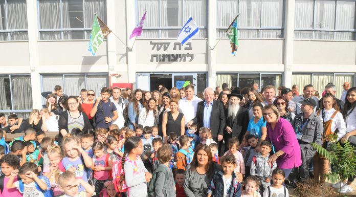 תלמידי התיכון שלקחו חלק בפעילות הבית בקיץ האחרון שיפרו את ציוני הבגרות בעשרה אחוזים