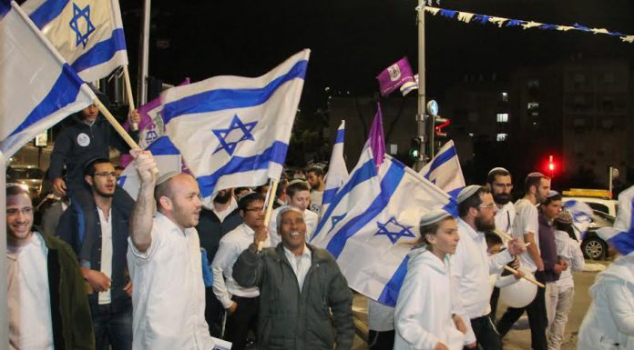 עוטפים את נצרת עילית בדגלי לאום ובשירת הודיה לכבודה של ירושלים