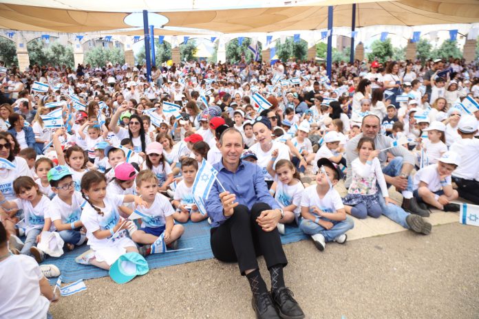 ילדי העיר עכו חגגו 71 שנה לעצמאות ישראל