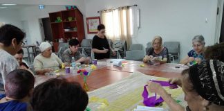 חבילות של אהבה והזדהות