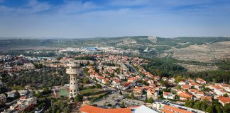 לא מעלים את שיעור הארנונה במגדל העמק מעבר לקבוע בחוק