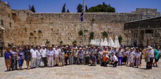 50 שורדי שואה חגגו את הטקס המרגש בעיר הבירה