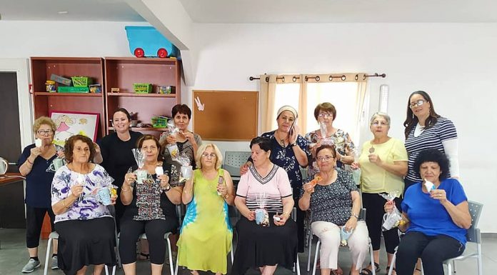 מפגש סיום לבנות גיל הזהב במועדון "הצריף"