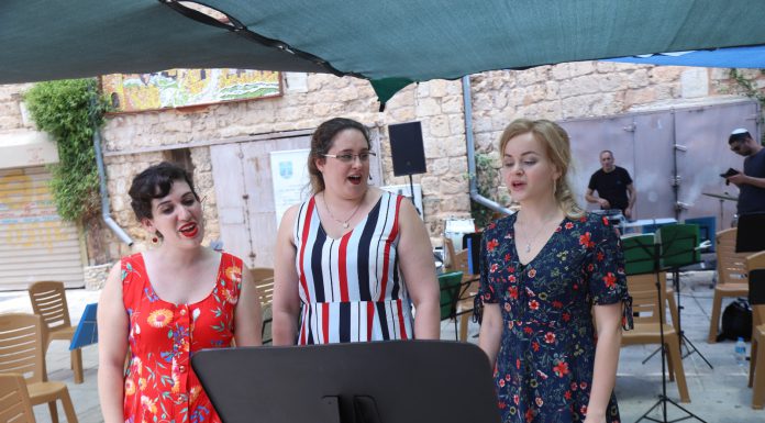 אופרת שוק בעכו