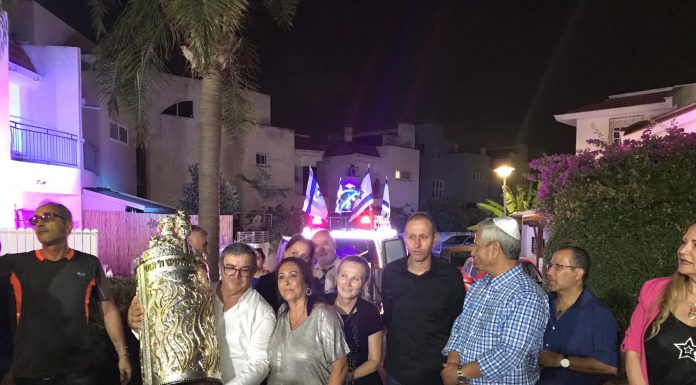 ספר תורה עכו