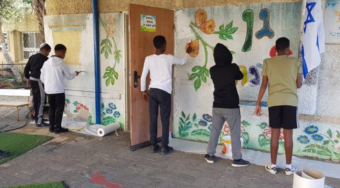 תלמידי 'אורט יהודה' מאירים את עפולה