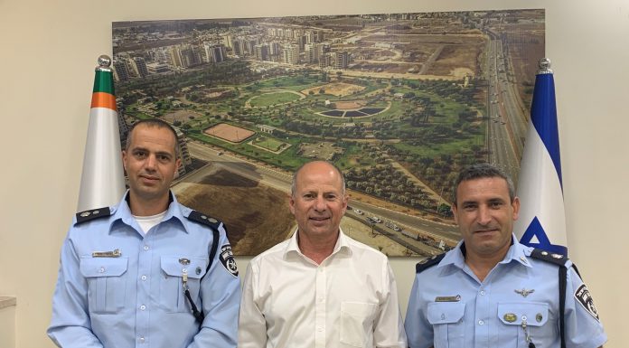 אבי אלקבץ נפגש עם מפקד תחנת המשטרה הנכנס בעפולה