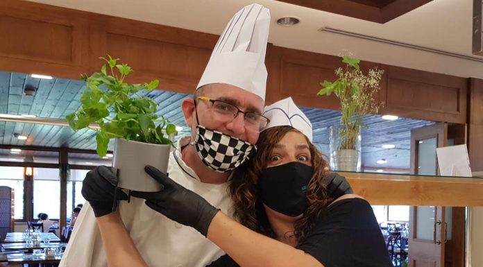 בילי רומש סמנכלית תפעול הגושרים מלון בטבע ושי לוינשטיין שף המלון