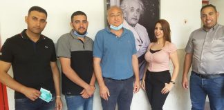 המרצה עיסאם והסטודנטים. גאים בהישג המרשים.