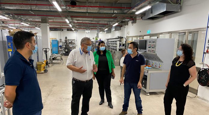 ביקור במפעל