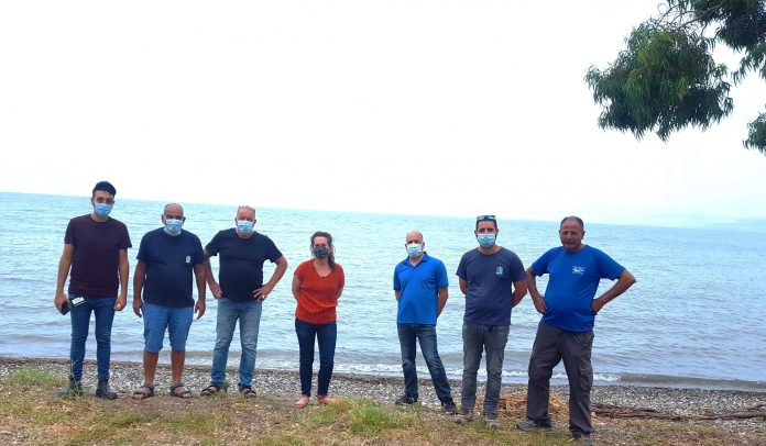 צוות רשות הכינרת בסיור עם משרד הפנים בחוף צאלון