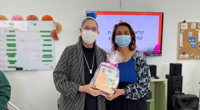 רעיית נשיא המדינה ביקרה בקלאבהאוס ״עמית״ בעפולה ובמשכן לאמנות עין חרוד