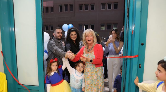 ראש העיר נוף הגליל רונן פלוט באירוע חגיגי לרגל פתיחת מרכז ללימודי אנגלית בעיר