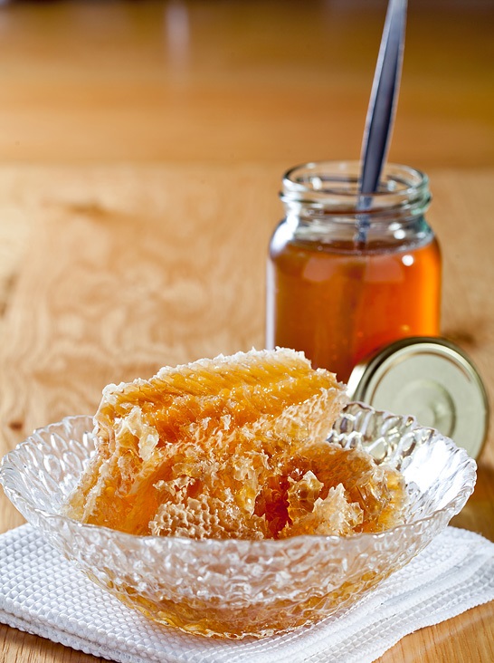 חלת דבש ודבש- צילום בועז לביא