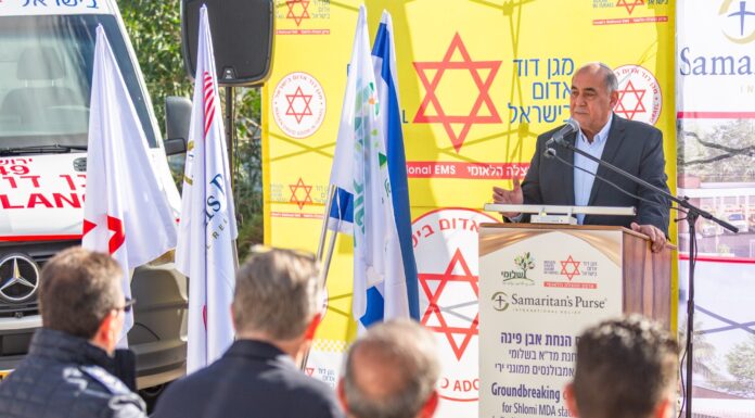 שלומי מתחזקת: הנחת אבן פינה לתחנת מד"א חדשה בשלומי וחנוכת חמישה אמבולנסים ממוגני ירי