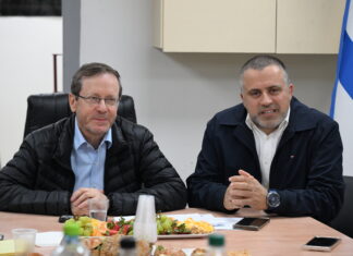 נשיא המדינה בקריית שמונה ובגליל: ״עם ישראל הוא חזית אחת, ומדינת ישראל כולה עומדת יחד במערכה – זו מלחמה שאין צודקת ממנה. אנו חייבים להבטיח עומק אסטרטגי בתוך לבנון וליצור חיץ ברור ומשמעותי לביטחון הצפון