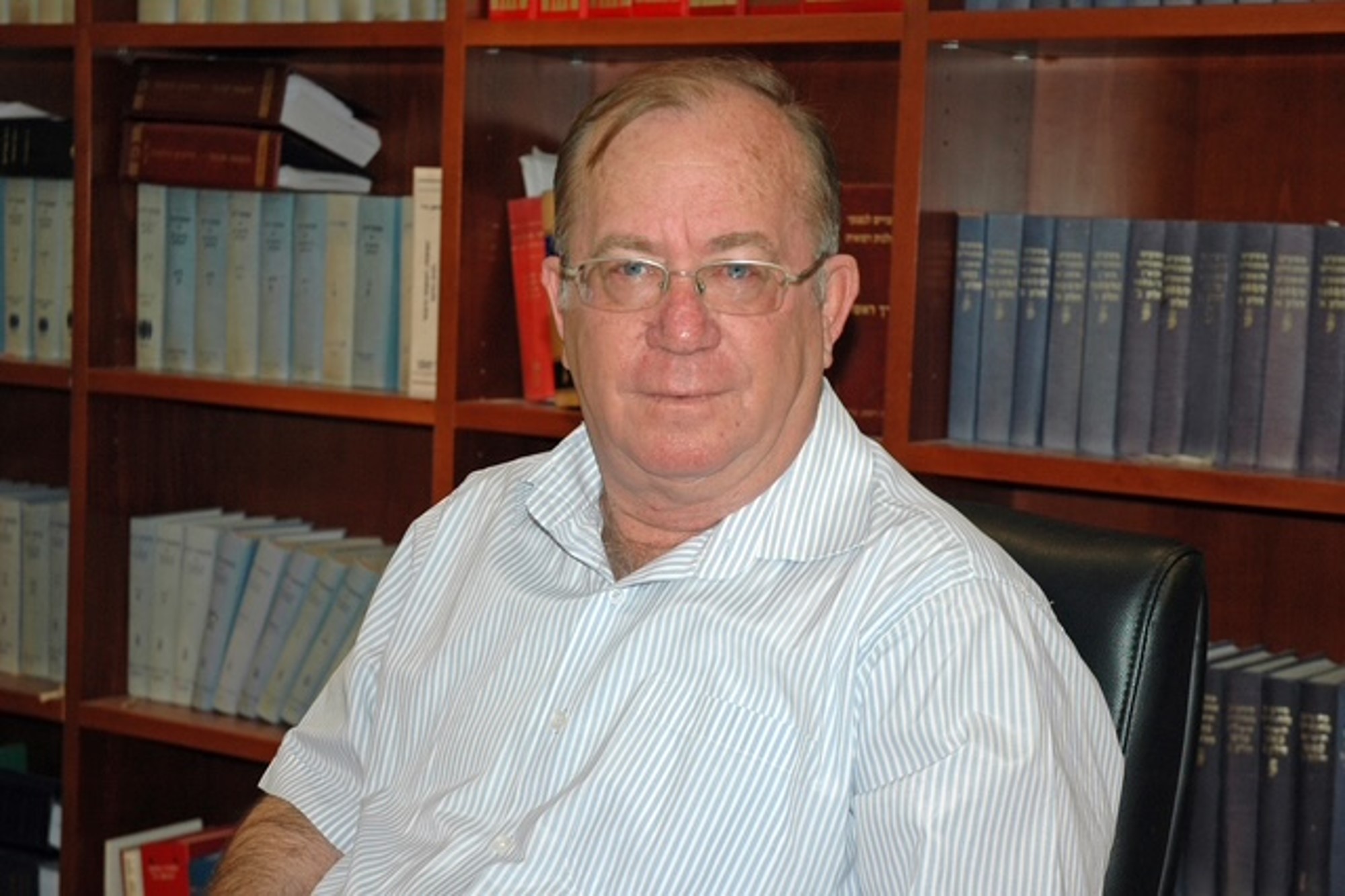 האקדמית צפת מרכינה ראש לכבוד יו