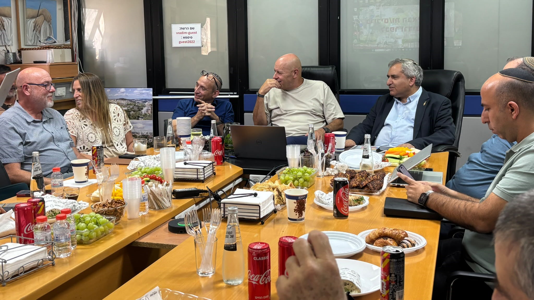 ביקור השר זאב אלקין בכפר ורדים: שותפות משמעותית לחיזוק תושבי הגליל